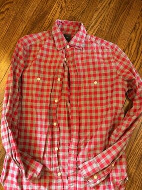 GAP Men’s red and Gray Plaid Button-Down Shirt